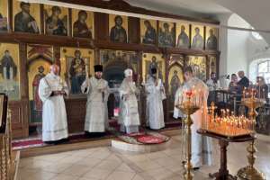 В день Троицкой родительской субботы в Улан-Удэ отметили память всех от века усопших православных христиан