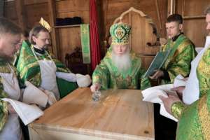 Православная Церковь отметила День Святого Духа