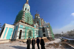Рабочее совещание в строящемся кафедральном соборе в честь Успения Пресвятой Богородицы г. Улан-Удэ