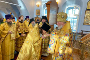 Духовенство и миряне тепло поздравили секретаря епархии с днем Ангела