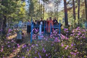 В день поминовения усопших кладбища сёл Прибайкальского района посетили игумен и братия Троицкой обители