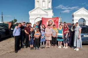 Православные семьи из сел Турунтаево и Зырянска совершили паломничество в день Святой Троицы