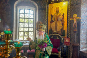 Богослужение накануне дня Святой Троицы в Троицком храме города Улан-Удэ