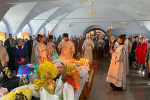 В день Троицкой родительской субботы в Улан-Удэ отметили память всех от века усопших православных христиан