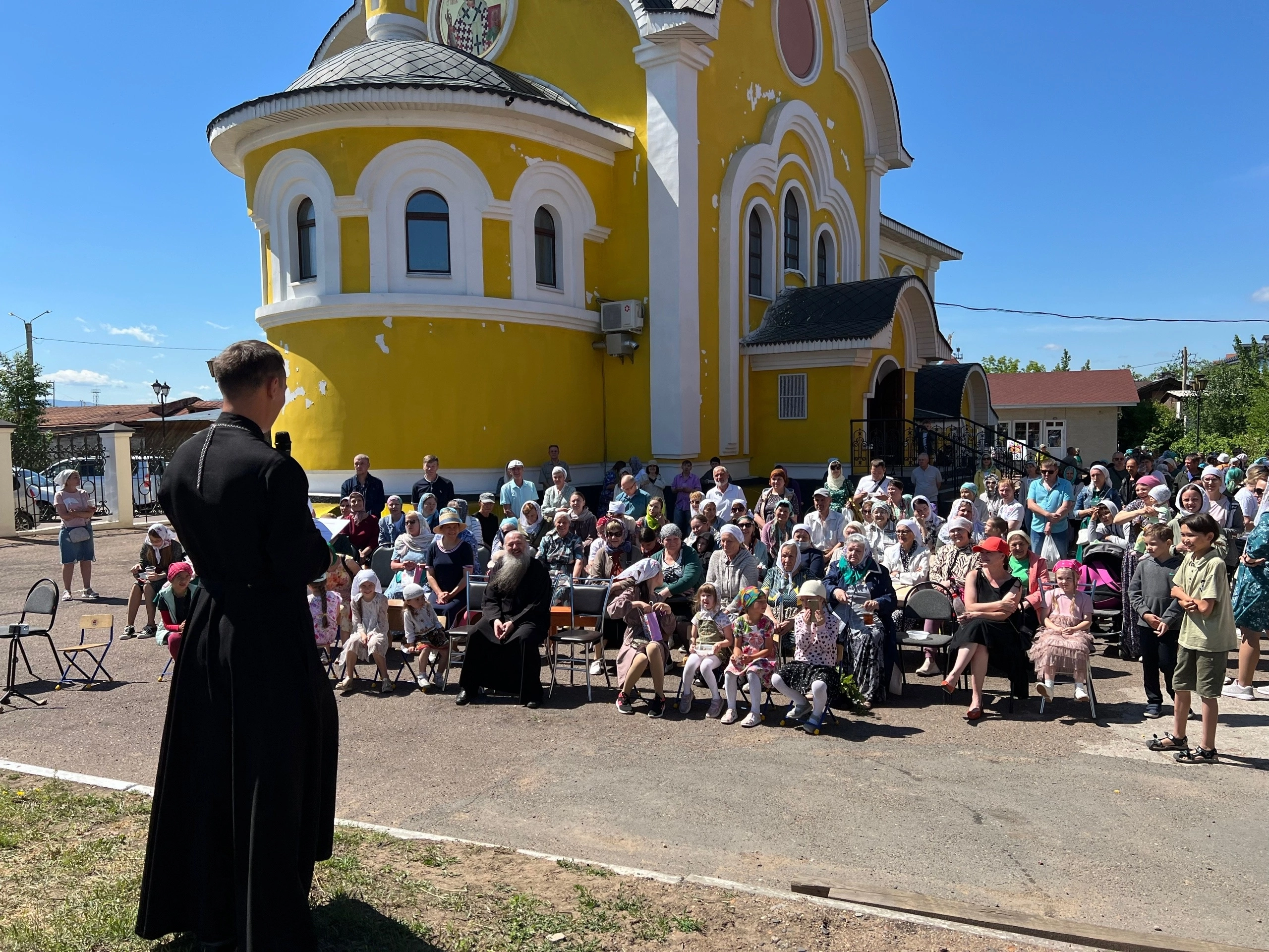 Мероприятие в честь праздника Святой Троицы в Никольском храме г. Улан-Удэ  - Улан-Удэнская и Бурятская Епархия Русской Православной Церкви (Московский  Патриархат)