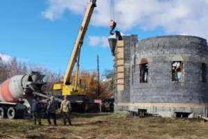 Возобновлено строительство храма в п. Каменск с надеждой на поддержку земляков