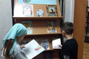 «Новинки на книжной полке» — выставка книг для детей в библиотеке Свято‑Одигитриевского собора
